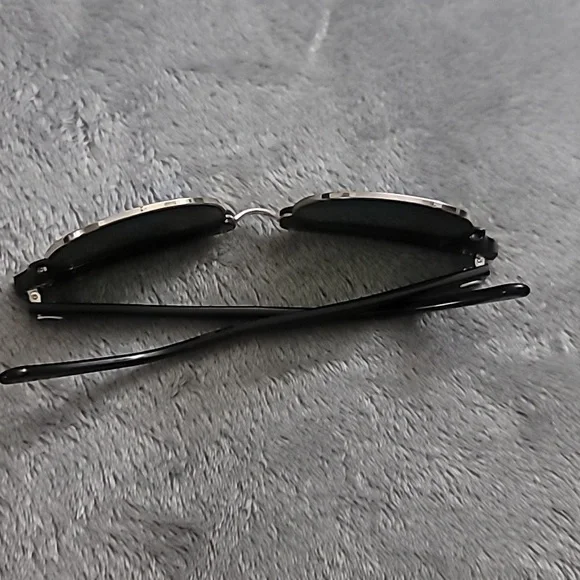 Ray-Ban RB3016 Clubmaster Black Polarized Sunglasses With Case - Picture 6 of 9